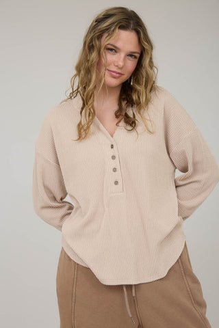 BLU141 - HENLEY KNIT TOP -