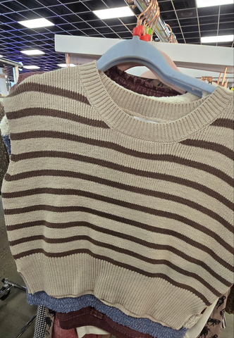EES132 - STRIPED SWEATER VEST -