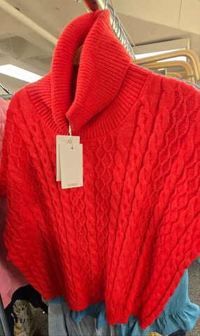 GEE114 - RED SWEATER -