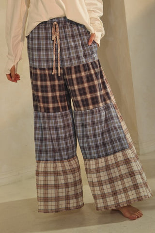 ODD107 - CURVY PLAID FLOWY PANTS