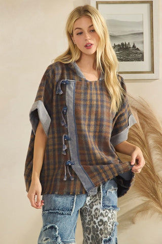 OLI122 - TOGGLE PONCHO JACKET