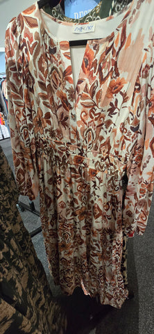 SS136 - BROWN PRINT TIERED MAXI -
