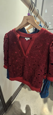 VOY105 - FLORAL CROCHET TOP -