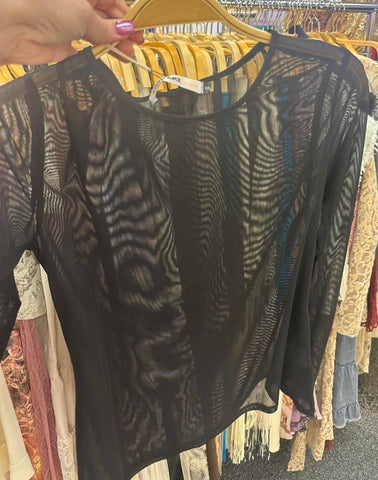 ORI111 - L/S BLK MESH TOP