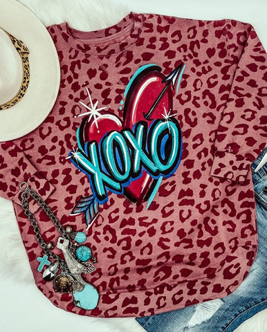 XOXO - GRAPHIC SWEATSHIRT